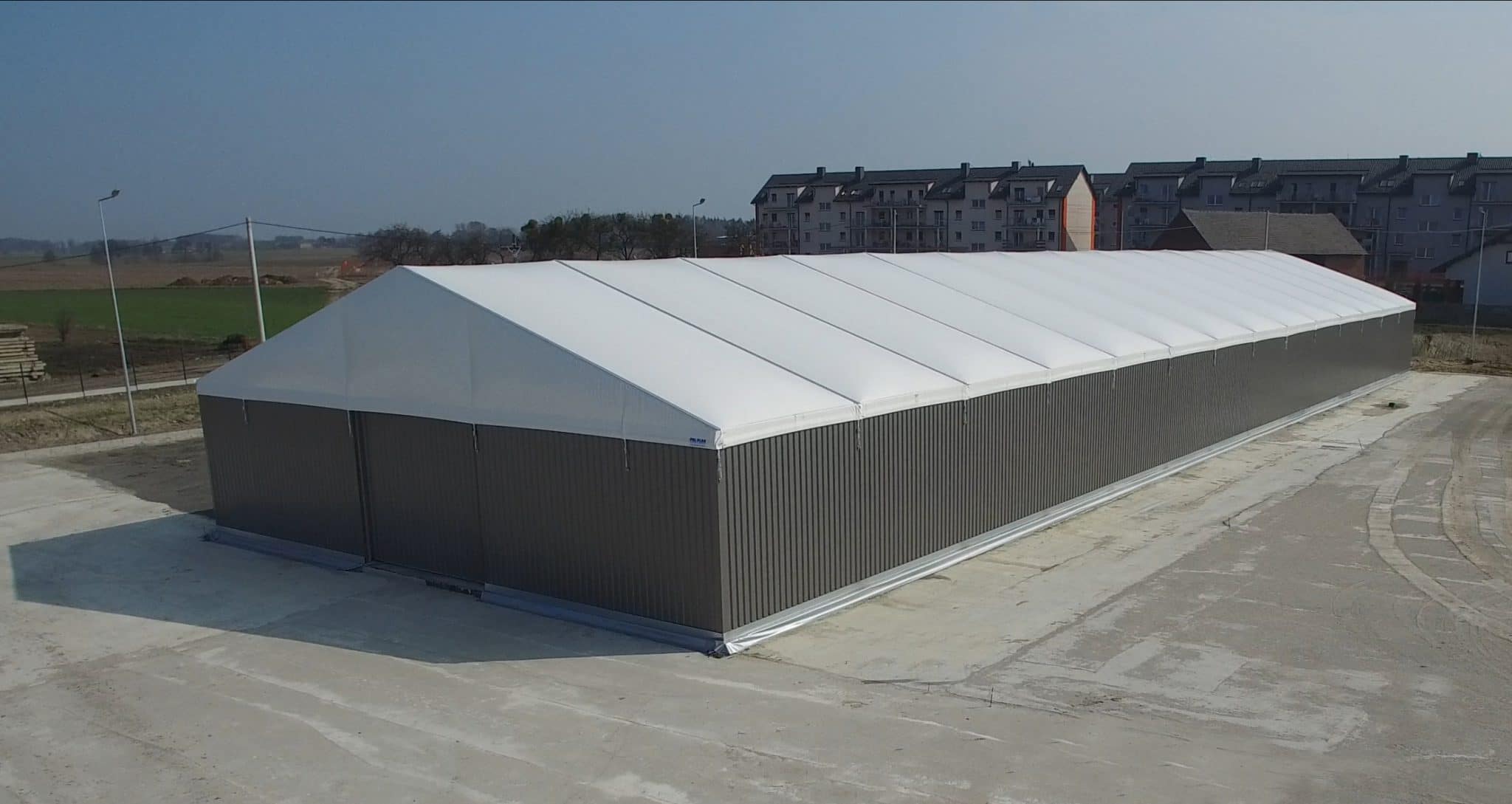 Hangar métallique en kit - Fabricant de tentes de stockage